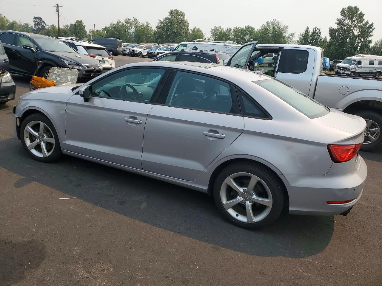 Audi A3 1.8l Premium, снимка 2 - Автомобили и джипове - 55812509