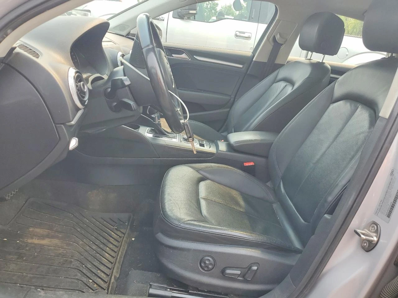 Audi A3 1.8l Premium, снимка 7 - Автомобили и джипове - 55812509