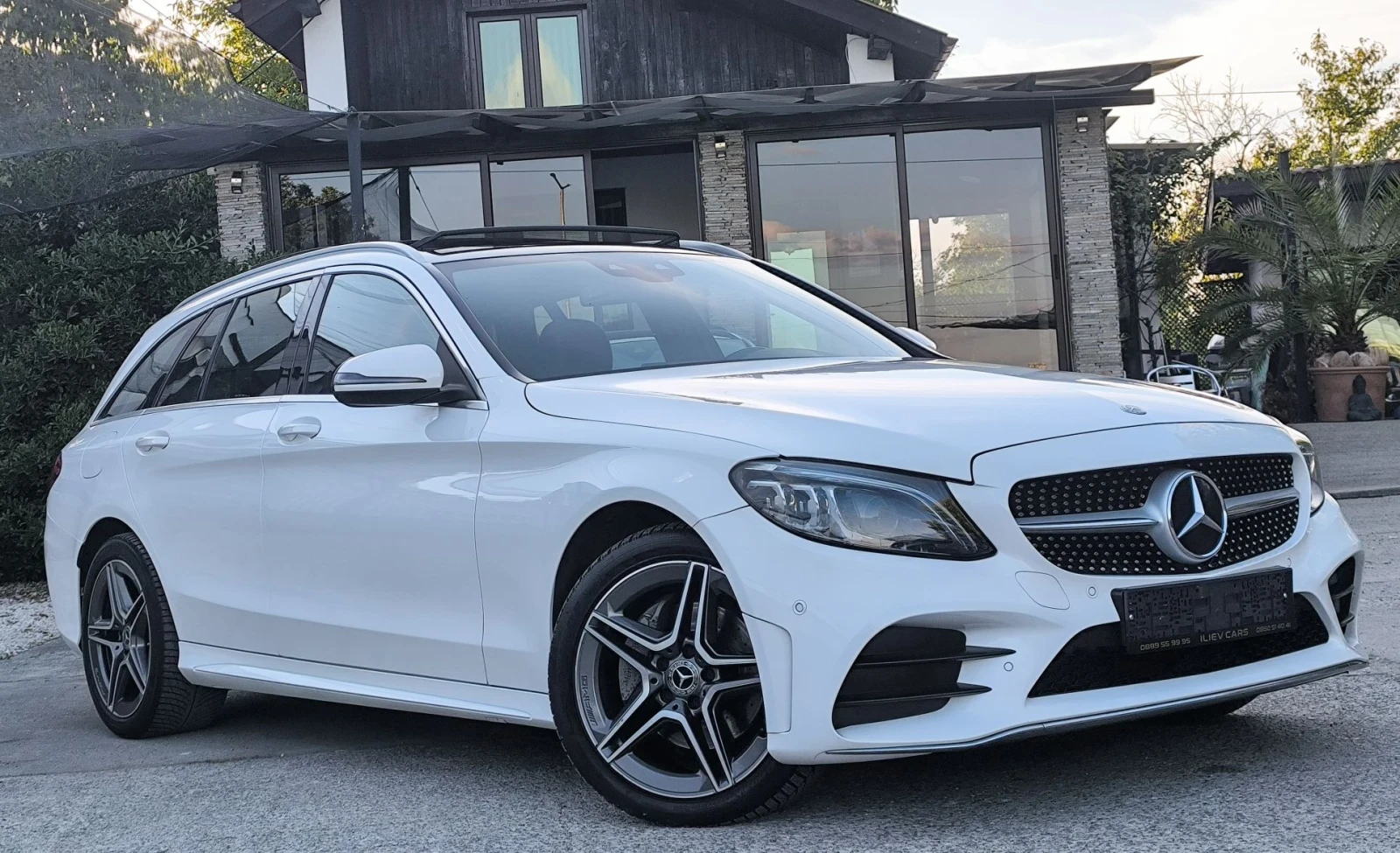 Mercedes-Benz C 220 D* 4-MATIC* AMG-LINE* ПАНОРАМА* ГЕРМАНИЯ, снимка 3 - Автомобили и джипове - 56215215