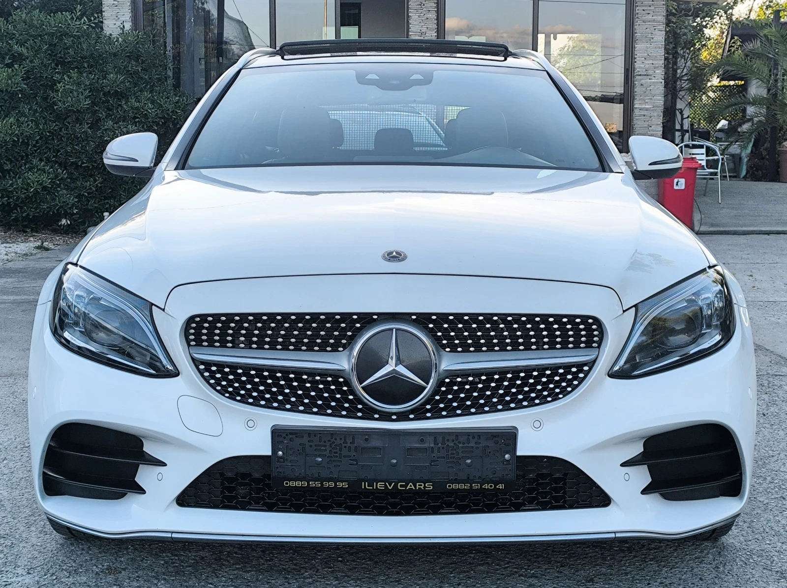 Mercedes-Benz C 220 D* 4-MATIC* AMG-LINE* ПАНОРАМА* ГЕРМАНИЯ, снимка 2 - Автомобили и джипове - 56215215
