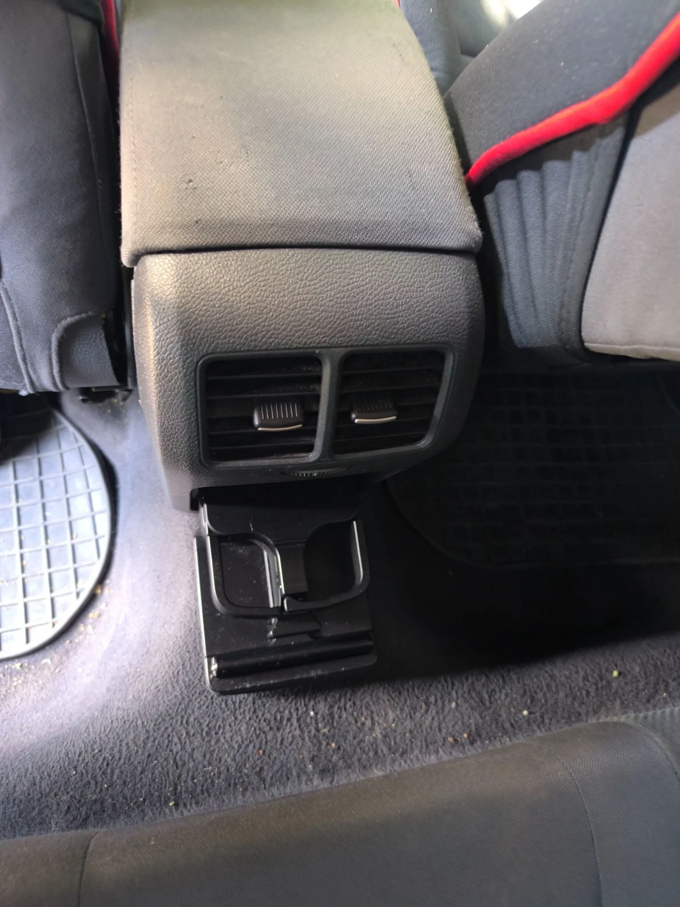 VW Golf 5, снимка 7 - Автомобили и джипове - 56451975