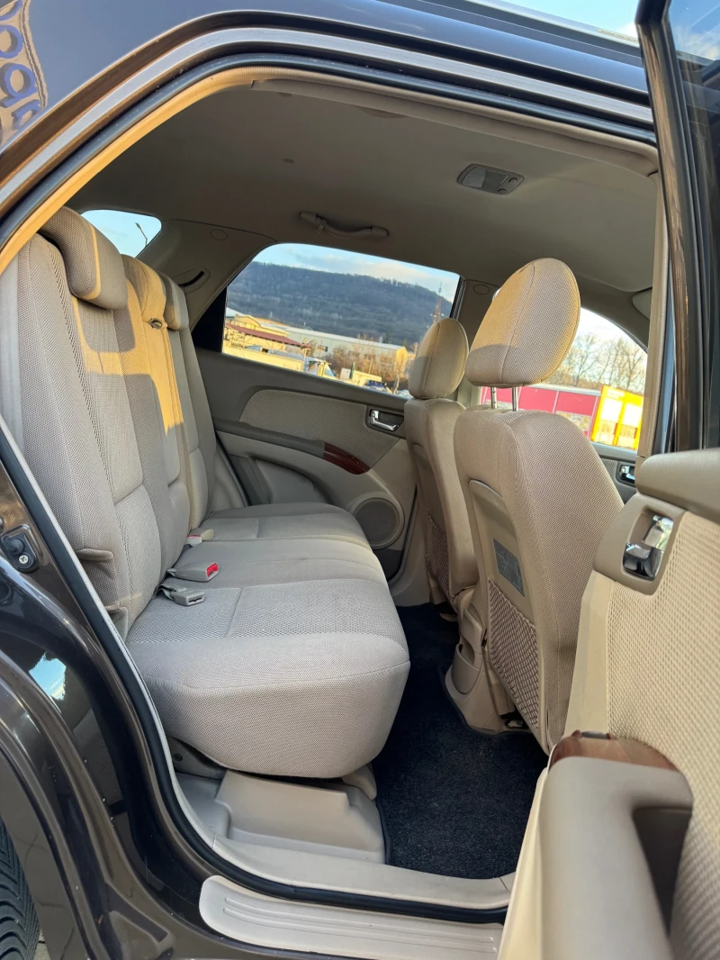 Kia Sportage 2.0CRDI 4x4 automatic Обслужен!, снимка 15 - Автомобили и джипове - 52949818