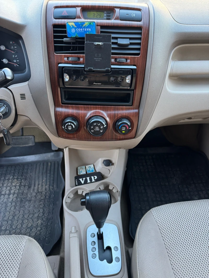 Kia Sportage 2.0CRDI 4x4 automatic Обслужен!, снимка 12 - Автомобили и джипове - 52949818