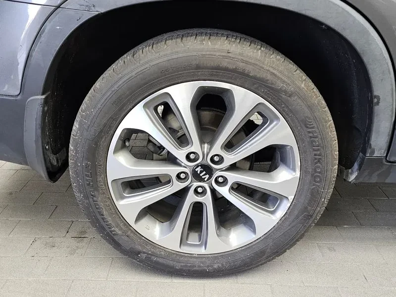 Kia Sorento 2.0 2WD, снимка 5 - Автомобили и джипове - 54264125