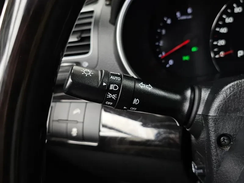 Kia Sorento 2.0 2WD, снимка 17 - Автомобили и джипове - 54264125