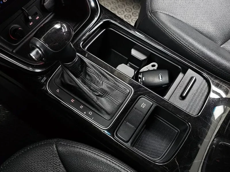 Kia Sorento 2.0 2WD, снимка 9 - Автомобили и джипове - 54264125