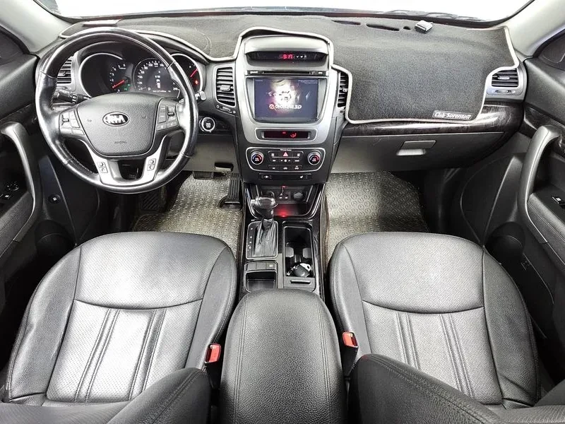 Kia Sorento 2.0 2WD, снимка 7 - Автомобили и джипове - 54264125