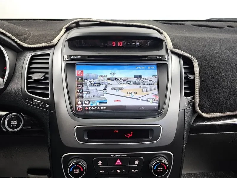 Kia Sorento 2.0 2WD, снимка 14 - Автомобили и джипове - 54264125