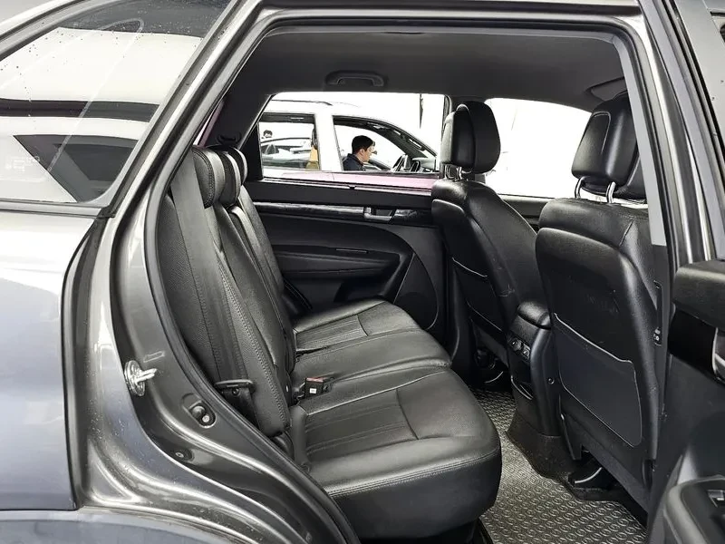 Kia Sorento 2.0 2WD, снимка 12 - Автомобили и джипове - 54264125