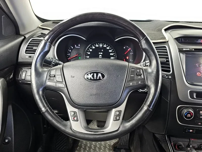 Kia Sorento 2.0 2WD, снимка 13 - Автомобили и джипове - 54264125