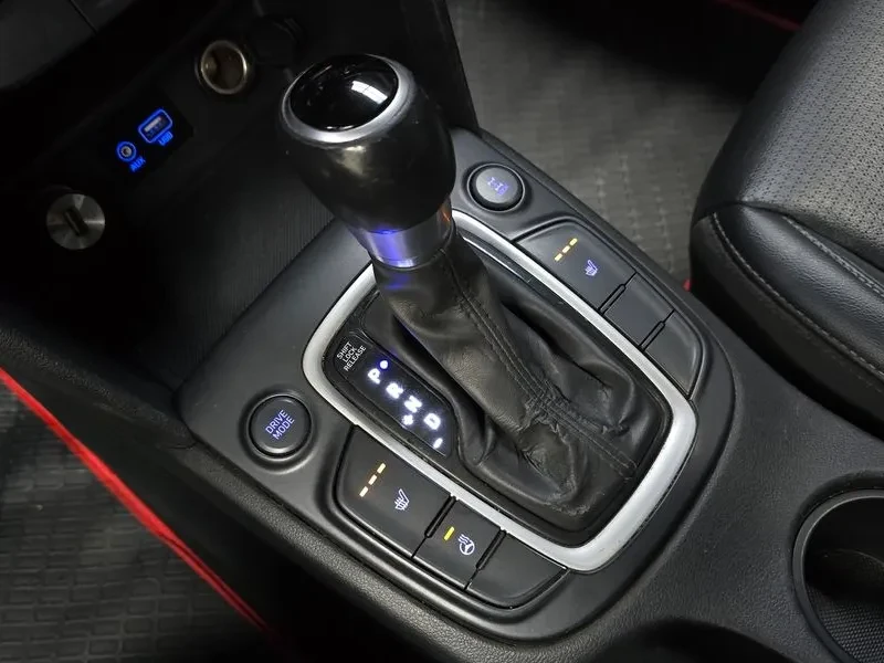 Hyundai Kona 1.6 TURBO 4WD MODERN ART, снимка 17 - Автомобили и джипове - 55217702