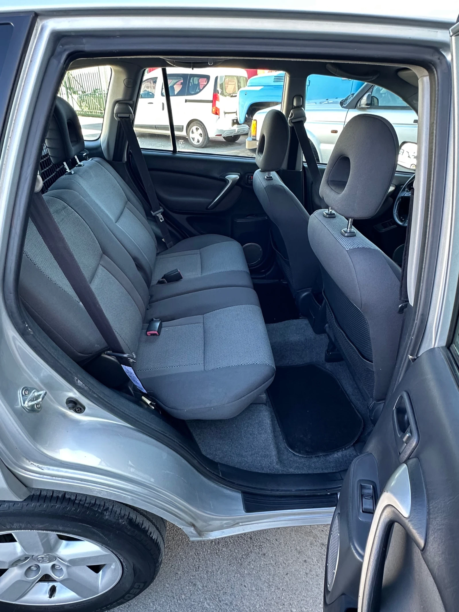 Toyota Rav4 2.0i face 4x4 - изображение 8