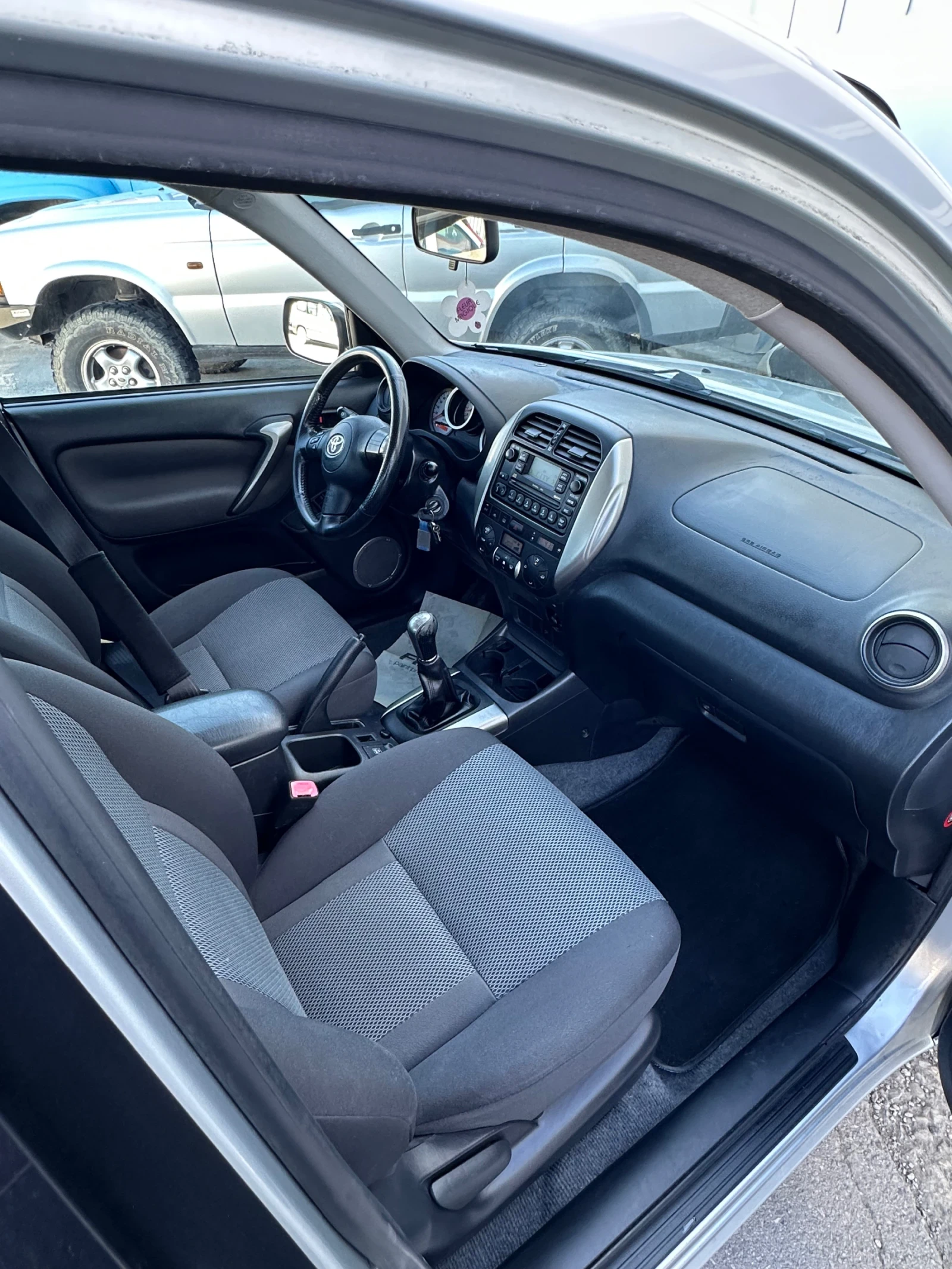 Toyota Rav4 2.0i face 4x4 - изображение 7