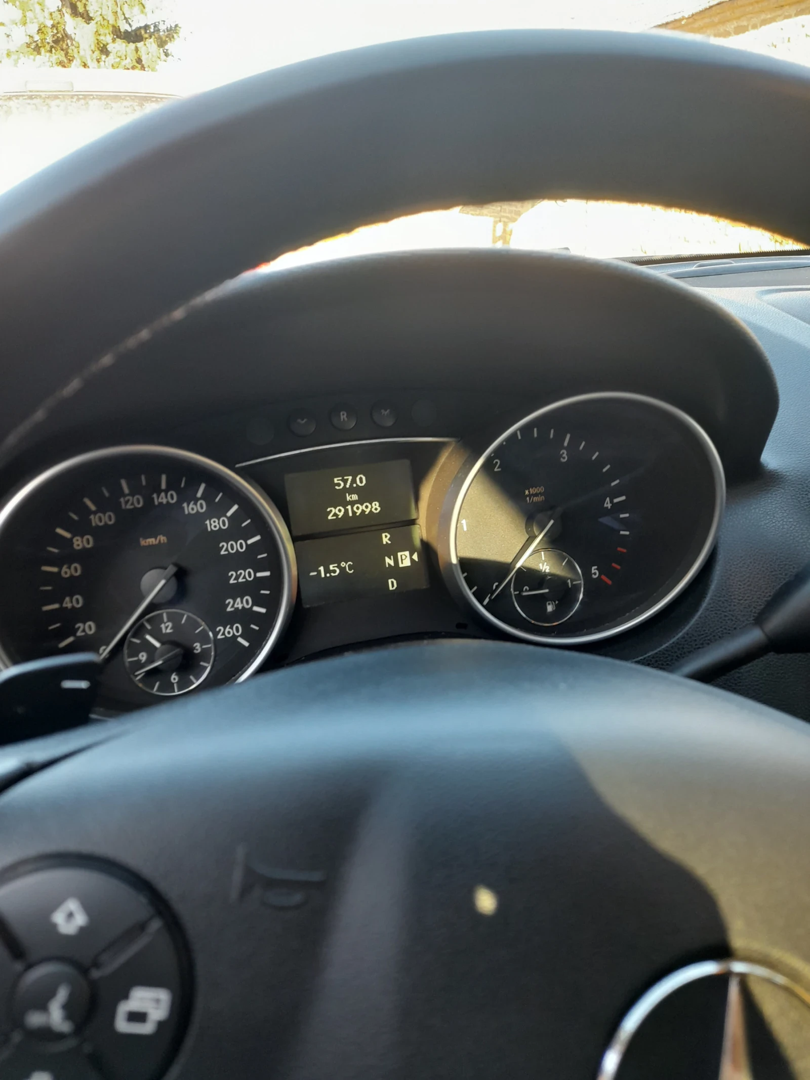 Mercedes-Benz ML 350  - изображение 9