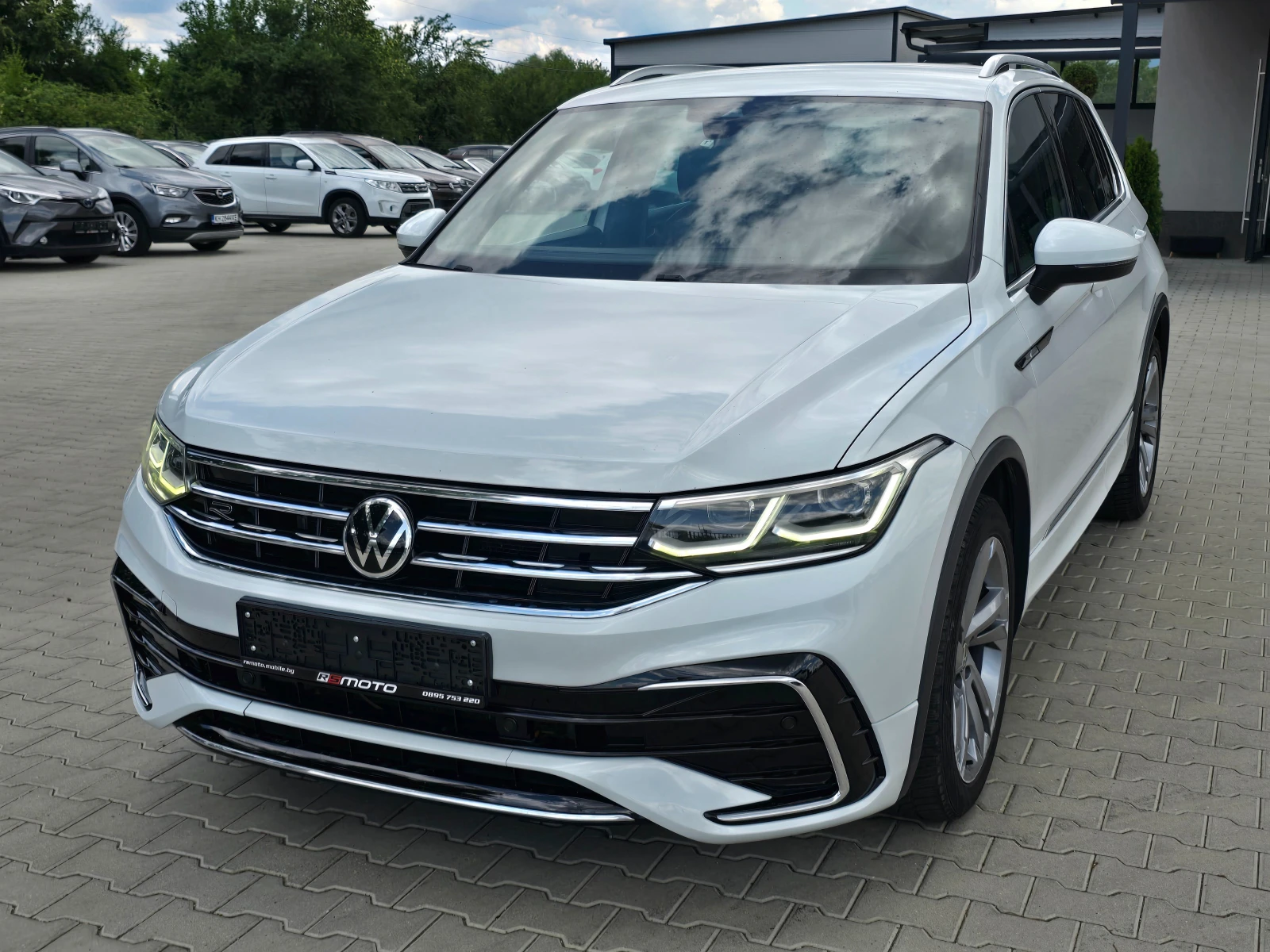 VW Tiguan 2.0TDI, R-Line, DSG, IQ-Light, 2021г., снимка 7 - Автомобили и джипове - 55198855