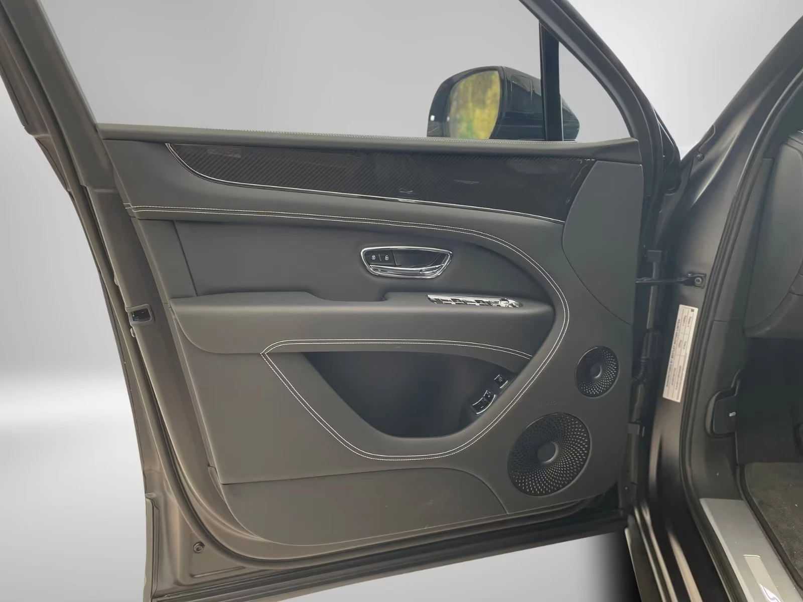 Bentley Bentayga S / V8 / CARBON / CERAMIC / B&O / HUD / 360 / PANO, снимка 5 - Автомобили и джипове - 55950575
