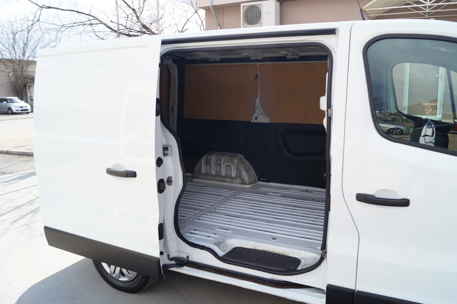 Renault Trafic 1.6d 122.. | Mobile.bg   13