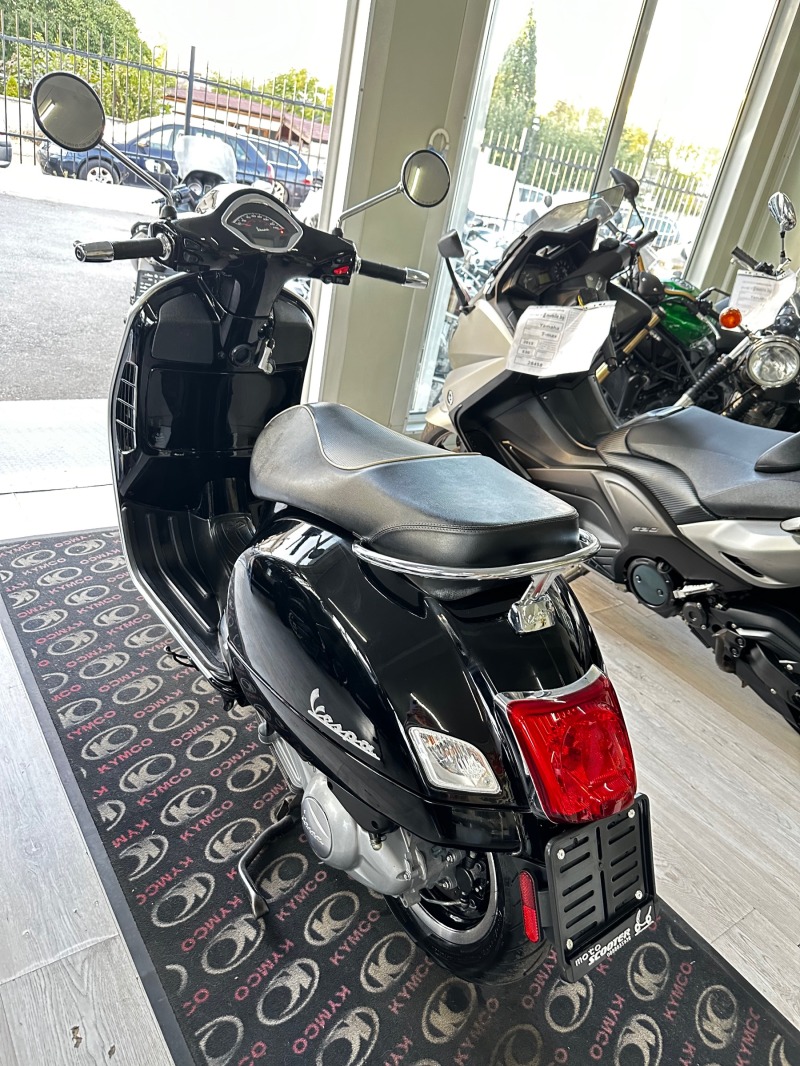 Vespa GTS 300ie ABS/ASR, LED 09.2018г., снимка 4 - Мотоциклети и мототехника - 42552225