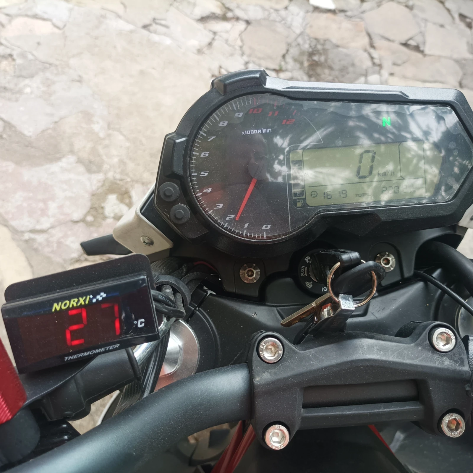 Benelli 125 TNT - изображение 5