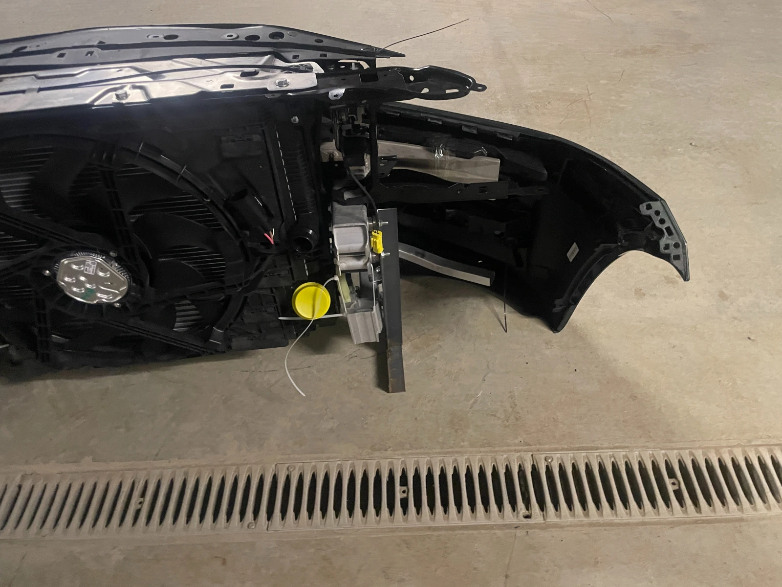 Напълно окомплектована предна броня и преден панел за BMW 4 G22/1/3 LCI M SPORT, снимка 5 - Части - 53801766