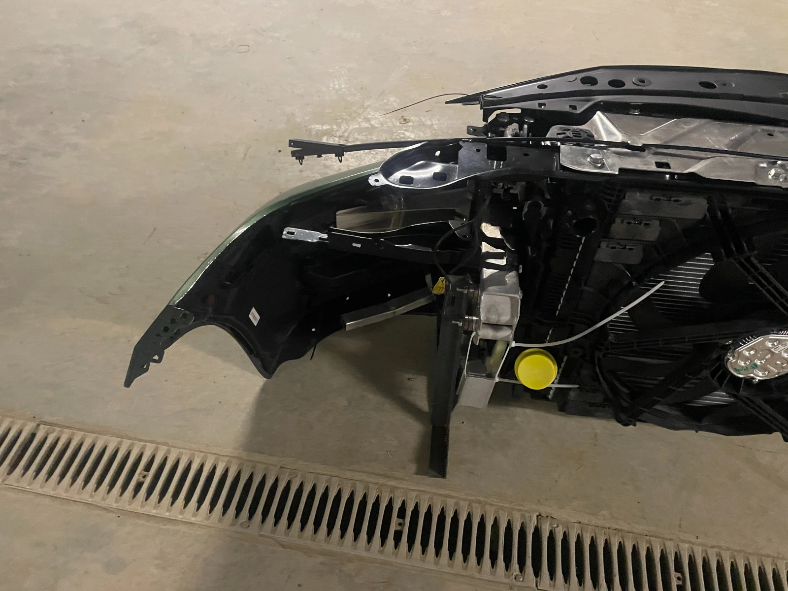 Напълно окомплектована предна броня и преден панел за BMW 4 G22/1/3 LCI M SPORT, снимка 7 - Части - 53801766