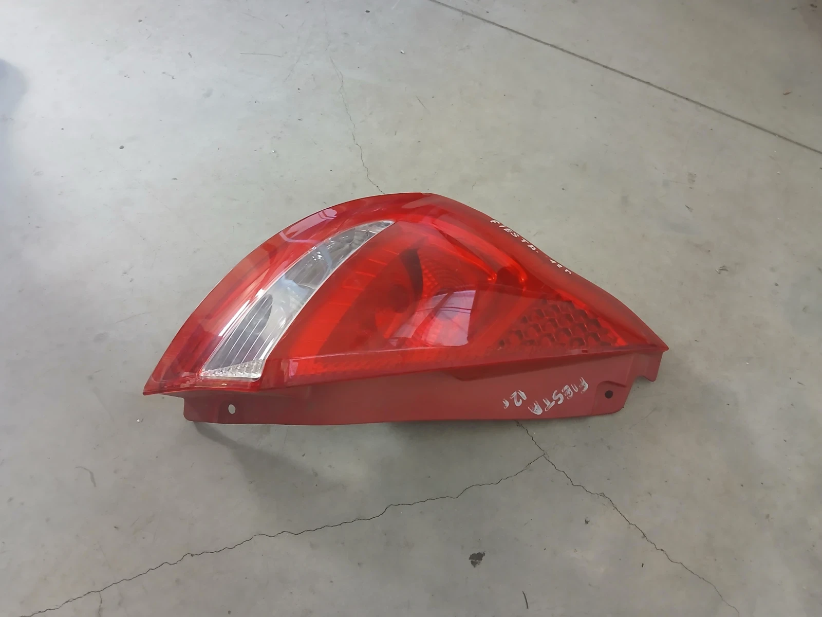 8A61-13405-A стоп ляв Ford Fiesta 2012г , снимка 2 - Части - 56092005