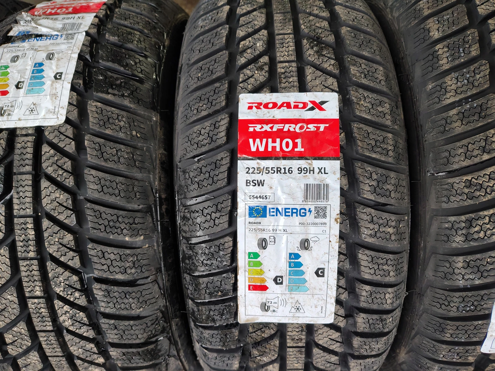 Гуми Зимни 225/55R16, снимка 3 - Гуми и джанти - 54113367