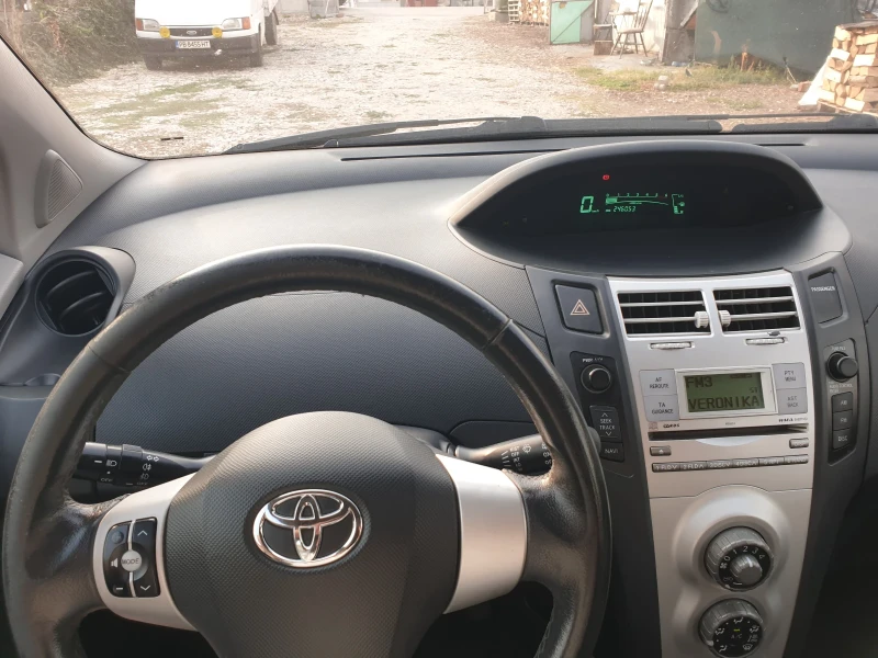 Toyota Yaris 1.4 D4D, снимка 12 - Автомобили и джипове - 47379842