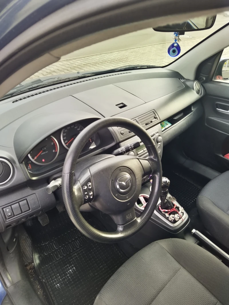 Mazda 2, снимка 11 - Автомобили и джипове - 47412339