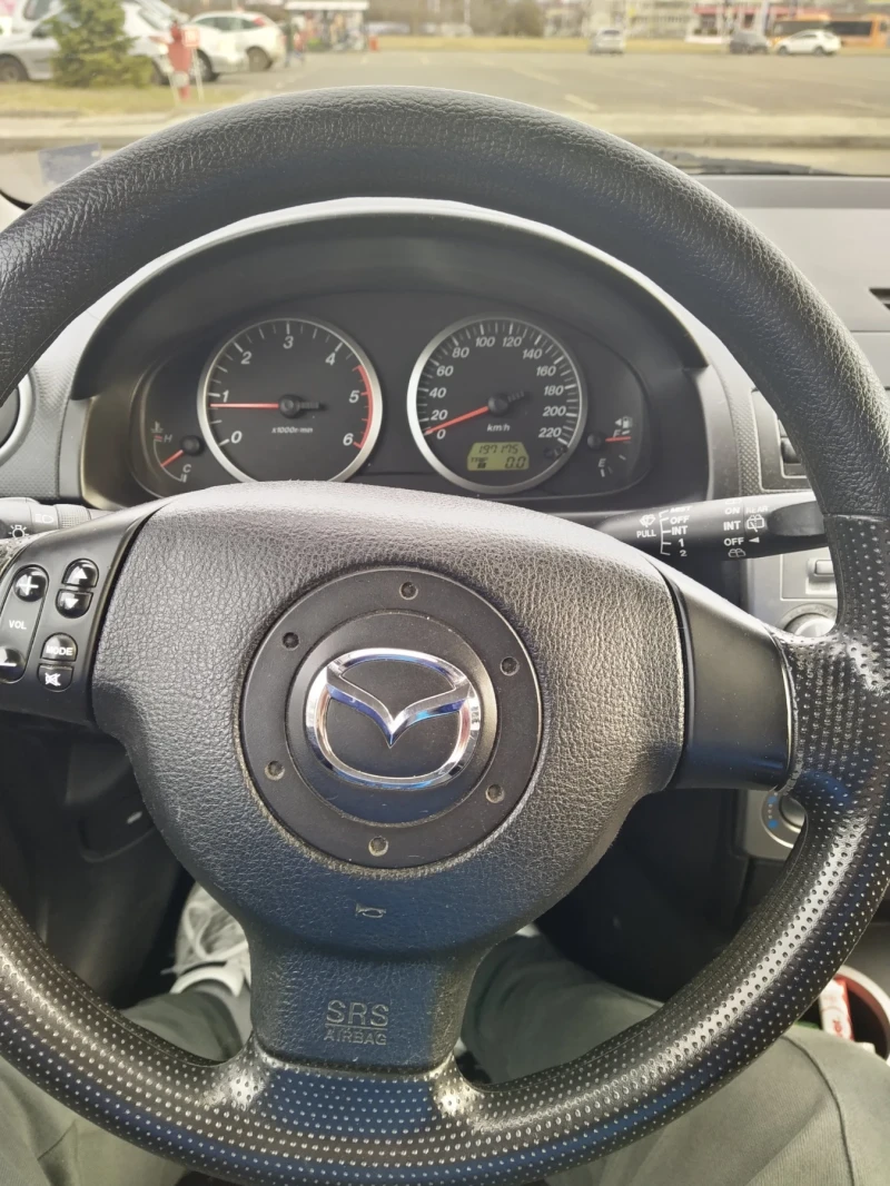 Mazda 2, снимка 14 - Автомобили и джипове - 47412339