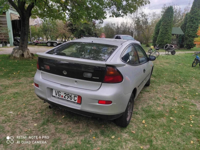 Mazda 323 Mazda, снимка 2 - Автомобили и джипове - 47554868