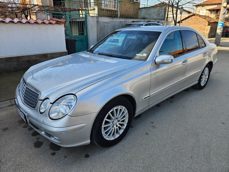 Mercedes-Benz E 220 Уникат, снимка 1 - Автомобили и джипове - 48910164