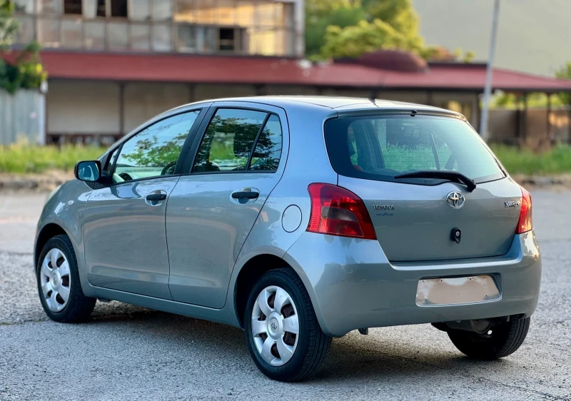 Toyota Yaris 1.0i~70hp~ITALY~КЛИМАТИК~130000км!, снимка 7 - Автомобили и джипове - 50617419