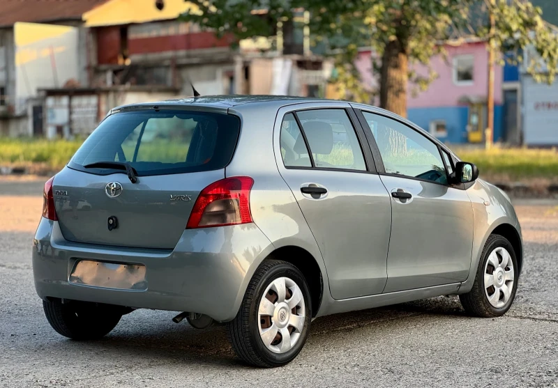 Toyota Yaris 1.0i~70hp~ITALY~КЛИМАТИК~130000км!, снимка 5 - Автомобили и джипове - 50617419