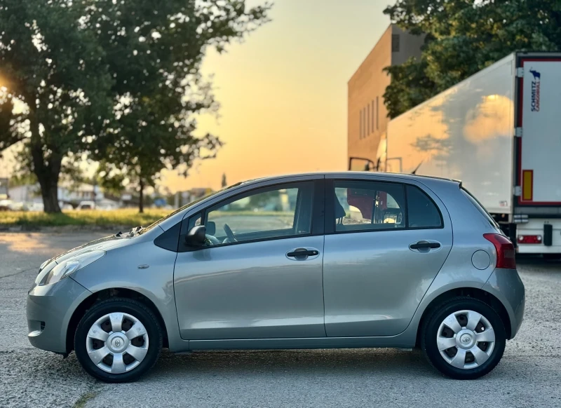 Toyota Yaris 1.0i~70hp~ITALY~КЛИМАТИК~130000км!, снимка 8 - Автомобили и джипове - 50617419