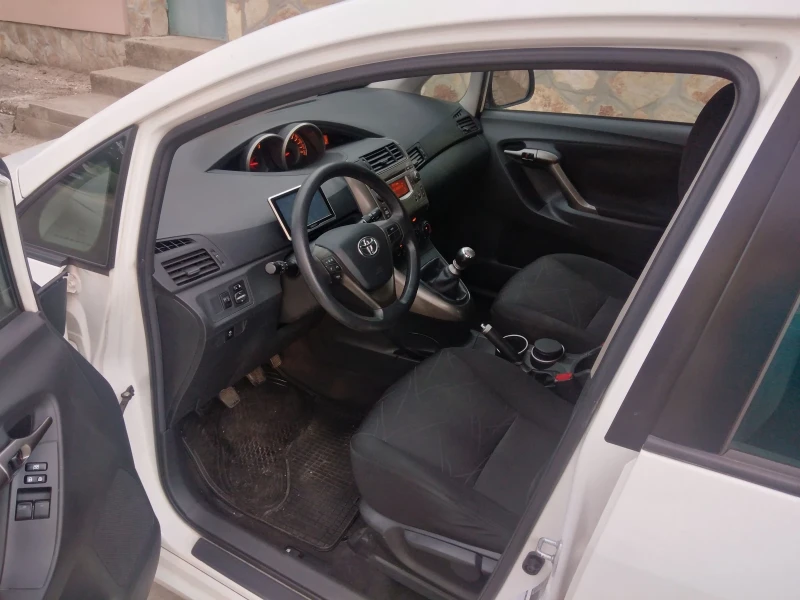 Toyota Verso 1.6i 132к.с. 6ск., снимка 8 - Автомобили и джипове - 50670927