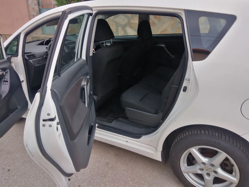 Toyota Verso 1.6i 132к.с. 6ск., снимка 7 - Автомобили и джипове - 50670927