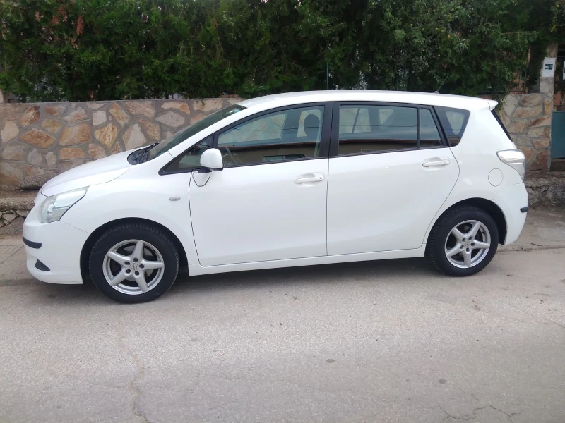 Toyota Verso 1.6i 132к.с. 6ск., снимка 3 - Автомобили и джипове - 50670927