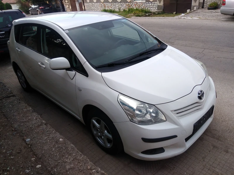 Toyota Verso 1.6i 132к.с. 6ск., снимка 6 - Автомобили и джипове - 50670927