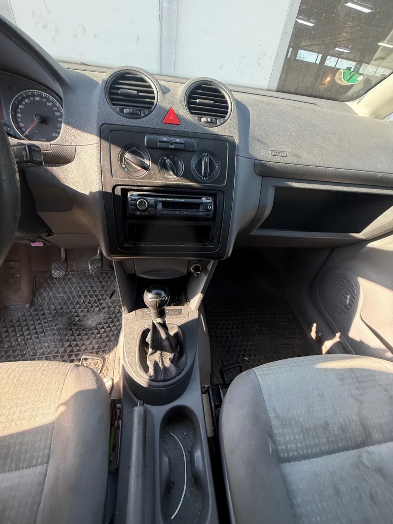 VW Caddy, снимка 9 - Автомобили и джипове - 51351077