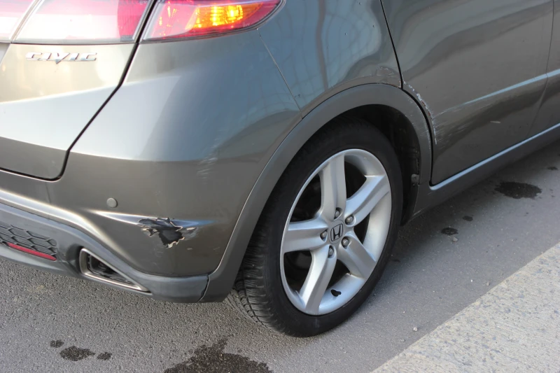 Honda Civic 1.8 automatic, снимка 5 - Автомобили и джипове - 52657286