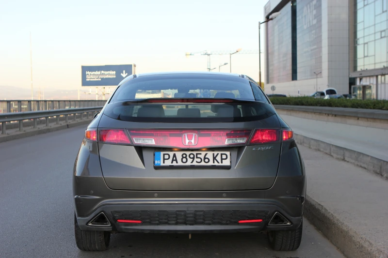 Honda Civic 1.8 automatic, снимка 3 - Автомобили и джипове - 52657286