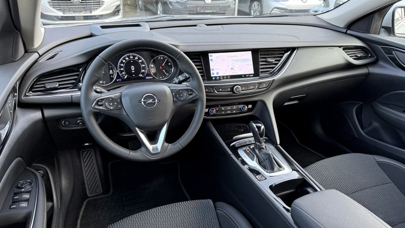 Opel Insignia 2.0d Automatic Facelift Full LED, снимка 8 - Автомобили и джипове - 52091802