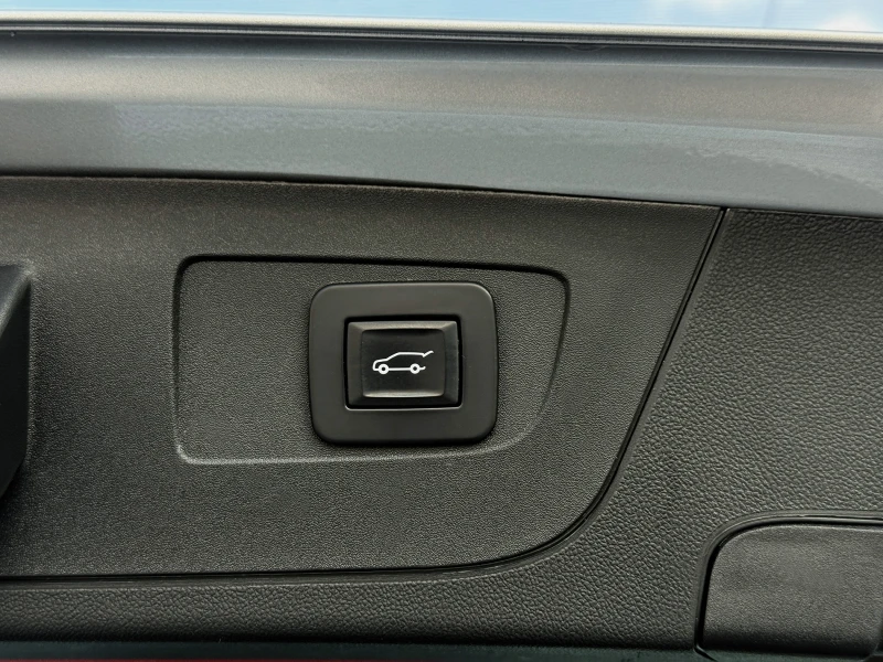 Opel Insignia 2.0d Automatic Facelift Full LED, снимка 14 - Автомобили и джипове - 52091802