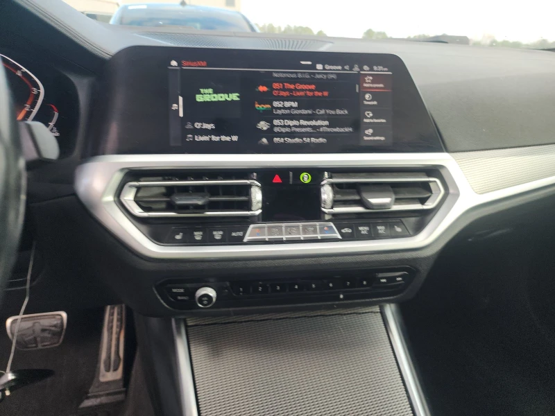 BMW 330 * M SPORT LINE* DIGITAL* PODGREV* PANO, снимка 14 - Автомобили и джипове - 52565595