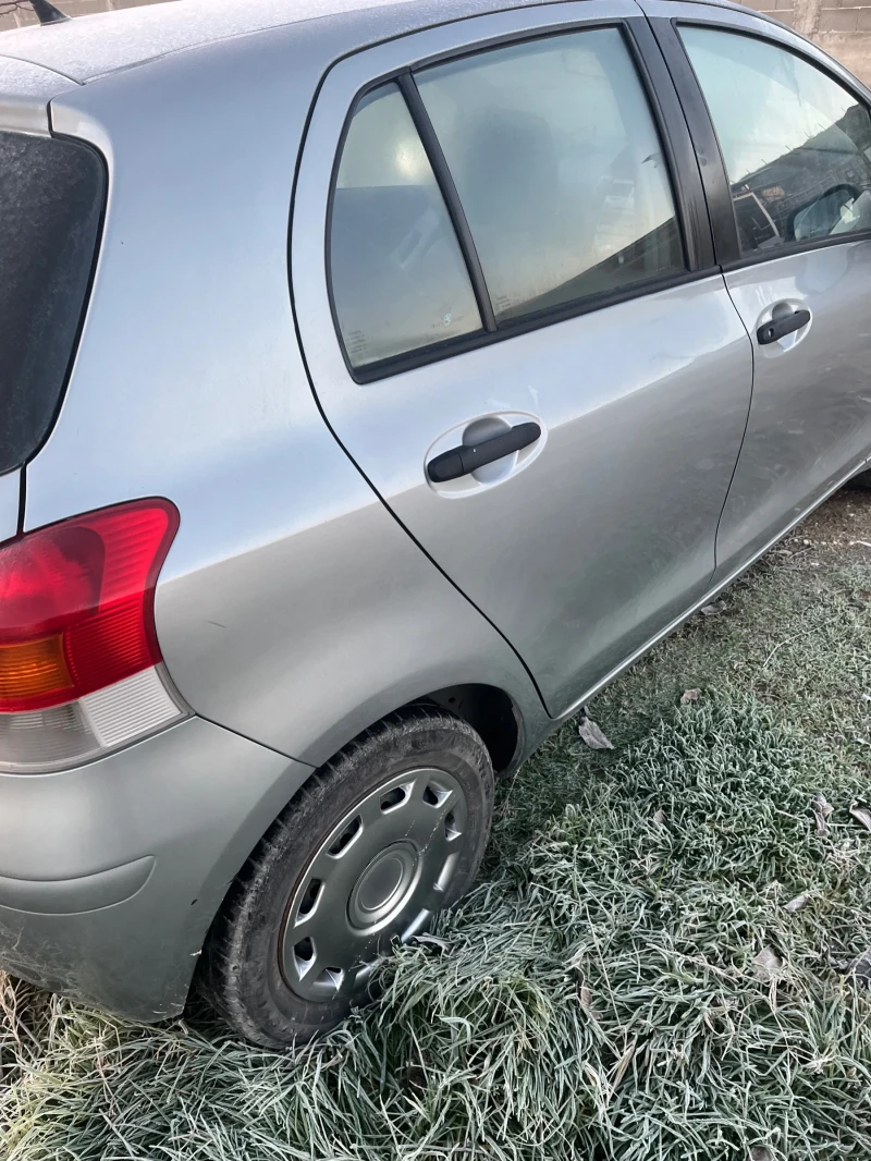 Toyota Yaris 13.3, снимка 4 - Автомобили и джипове - 52832355
