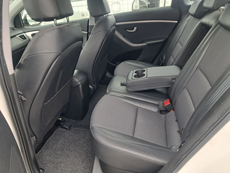 Hyundai I30 1.6 CRDI VERTEX , снимка 14 - Автомобили и джипове - 52878075