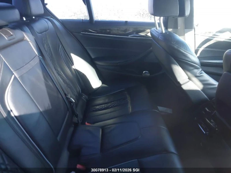 BMW 540 MPACK* ВАКУМ* AMBIENT* HEADUP* HARMAN, снимка 11 - Автомобили и джипове - 53454842