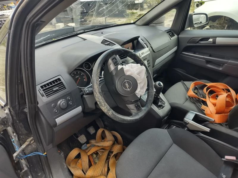 Opel Zafira 2.2 direct, снимка 6 - Автомобили и джипове - 47140058