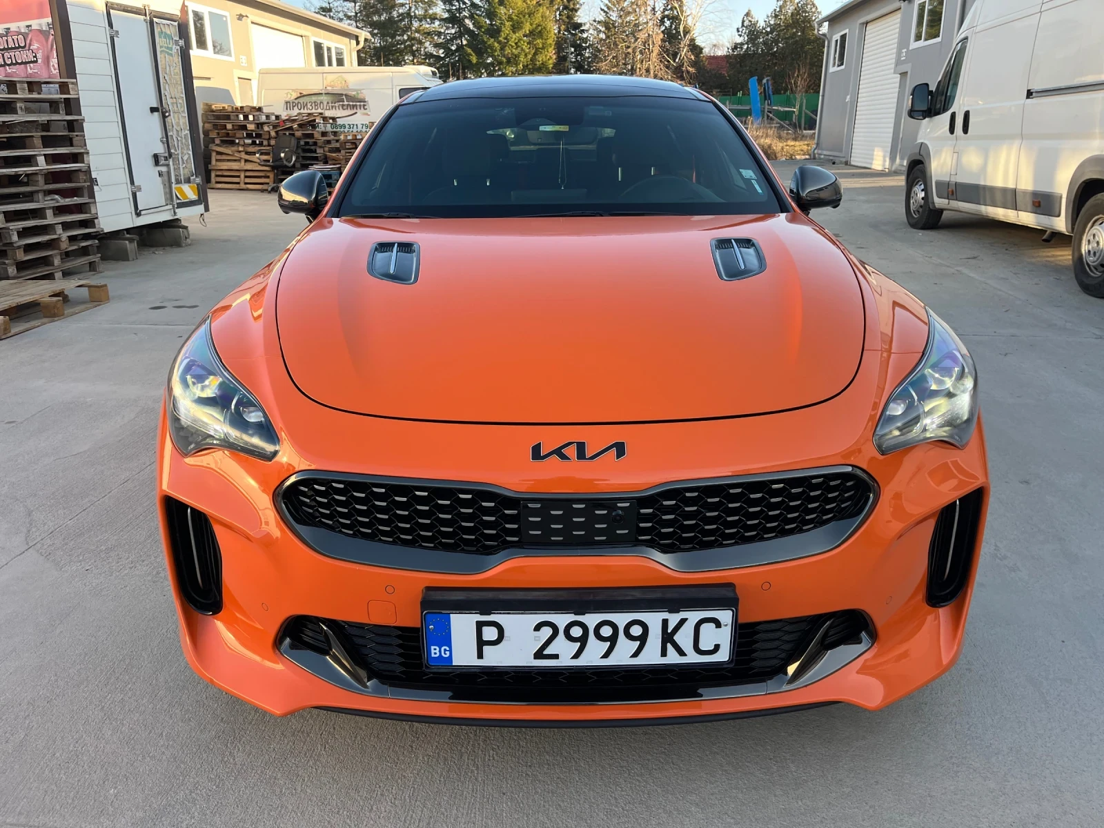 Kia Stinger 3, 3T-GT-366k.с/HEAD UP/КАМЕРА-360/ОБДУХВАНЕ/НОВА! - изображение 2